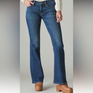 Lucky Brand Mid-Rise Flare Jeans size 2/26
